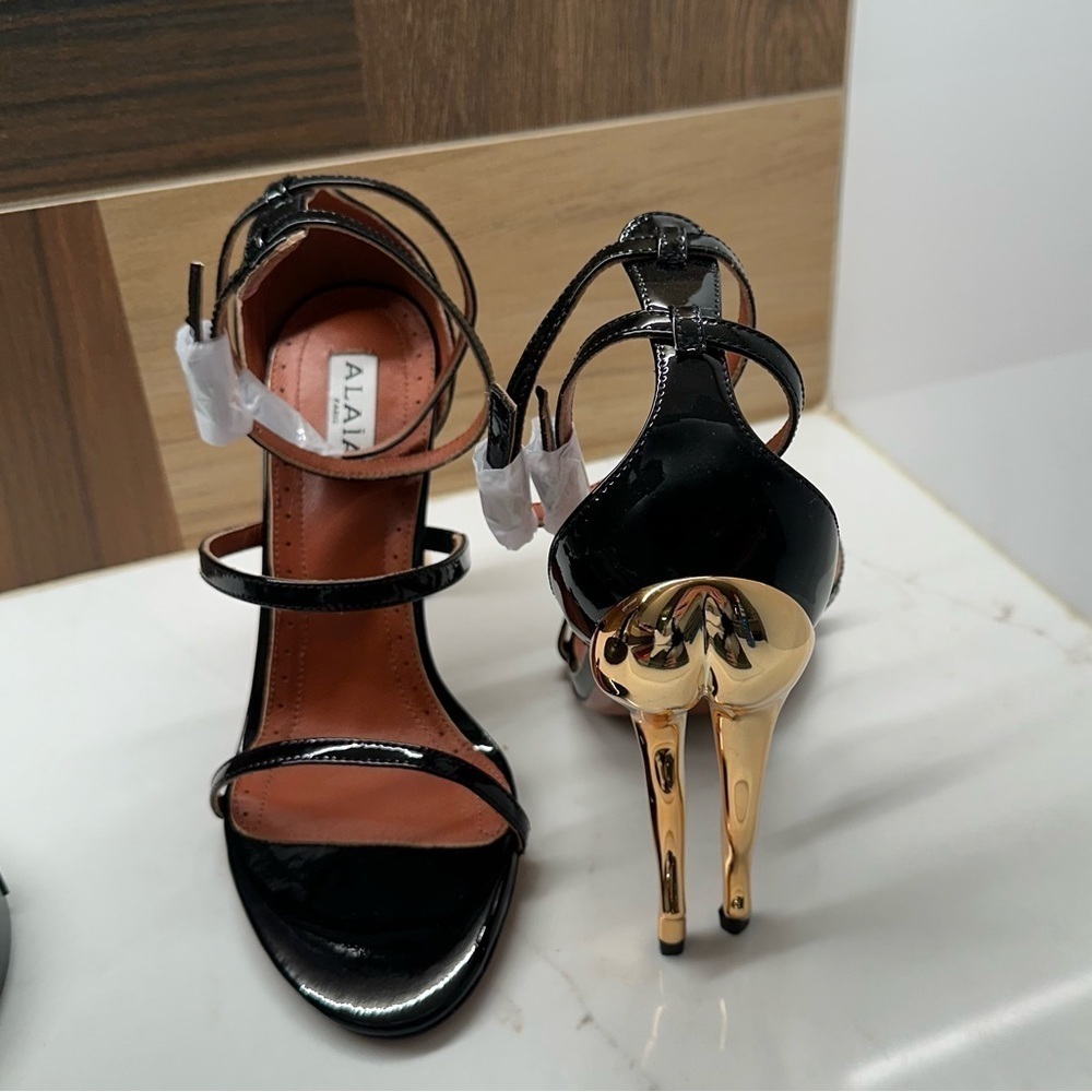 NWT ALAÏA Cabaret Sandal - Picture 11 of 14